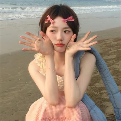 太空鸡海报